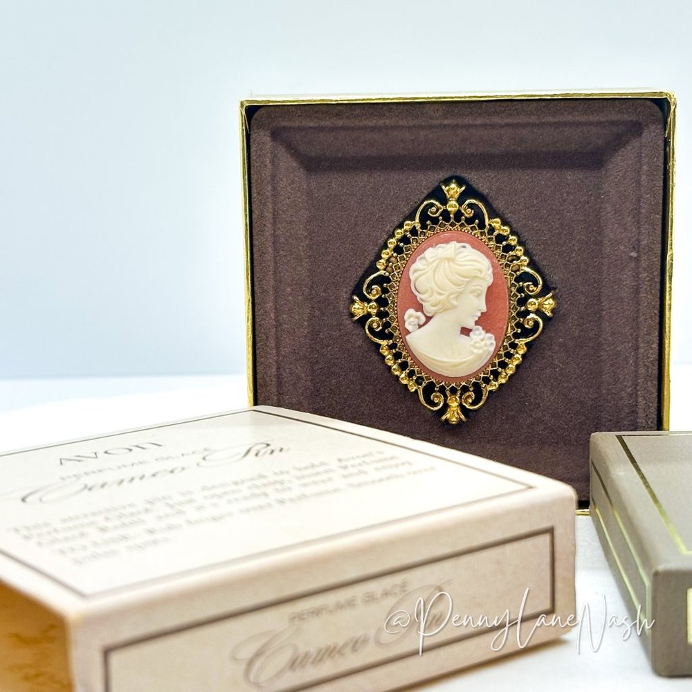 NIB Vintage Avon Perfume Glace Silhouette Cameo Pin Brooch - Picture 5 of 7